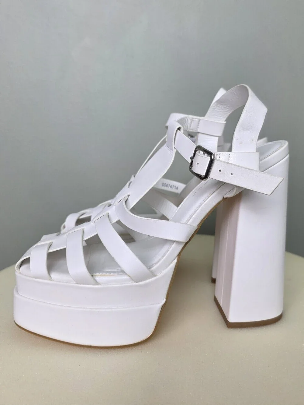 Olivia Jaymes White Cage Strappy Chunky Block Heel Platform Fisherman Sandal 7.5